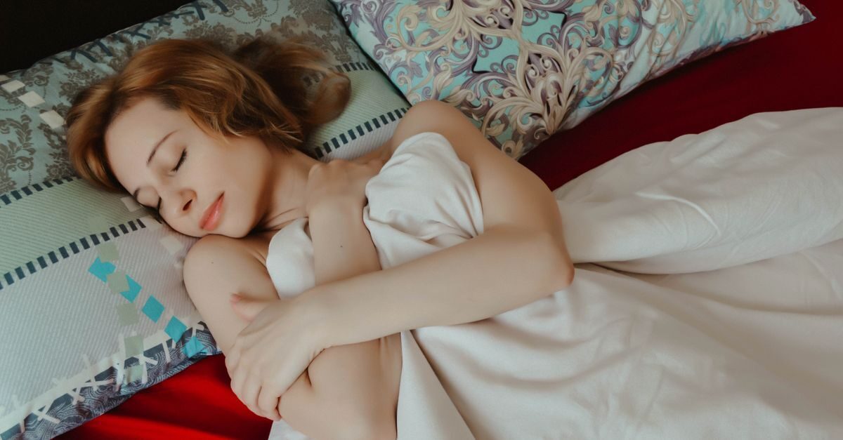 불면증 베개 바꾸기 전에 알아둘, 목 긴장과 잠자리 불편의 차이