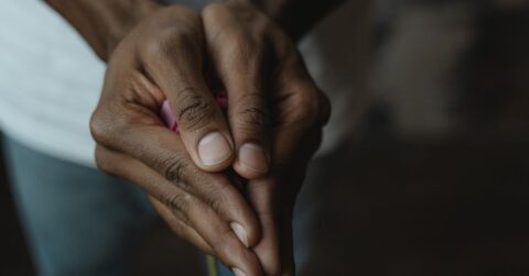 콕콕 찌르는 통증을 느낀 사람과 넘기는 사람의 차이